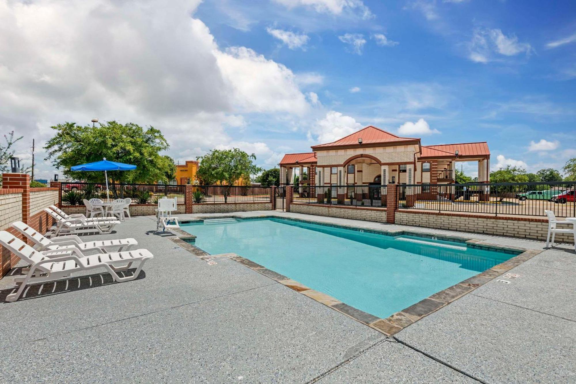 Quality Inn & Suites New Boston Extérieur photo