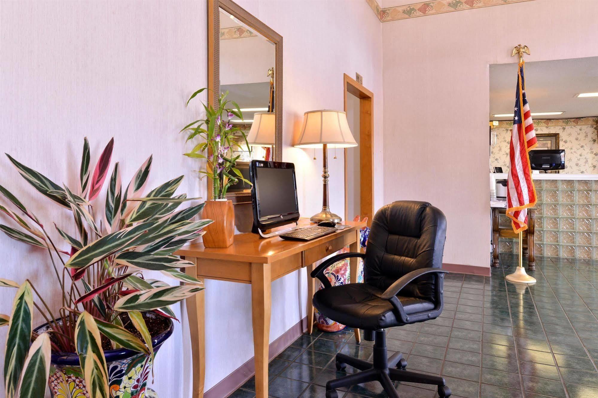 Quality Inn & Suites New Boston Extérieur photo